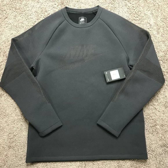 nike tech pack crew neck sweatshirt